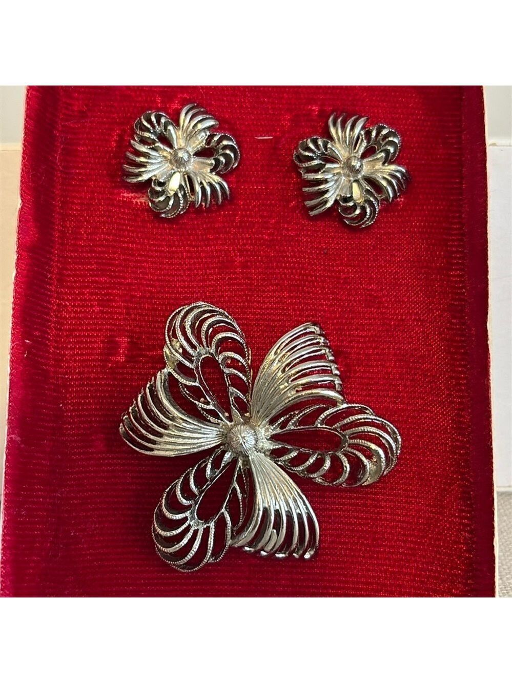 Vintage Lisner Bow Brooch and Clip -On Earrings Silver Tone